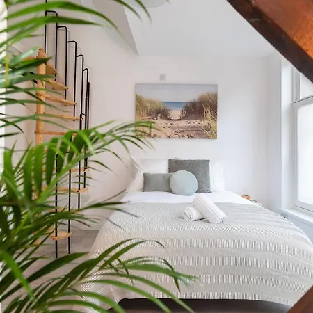 New Scheveningen Beach Central Family 180d Modern Top Floor